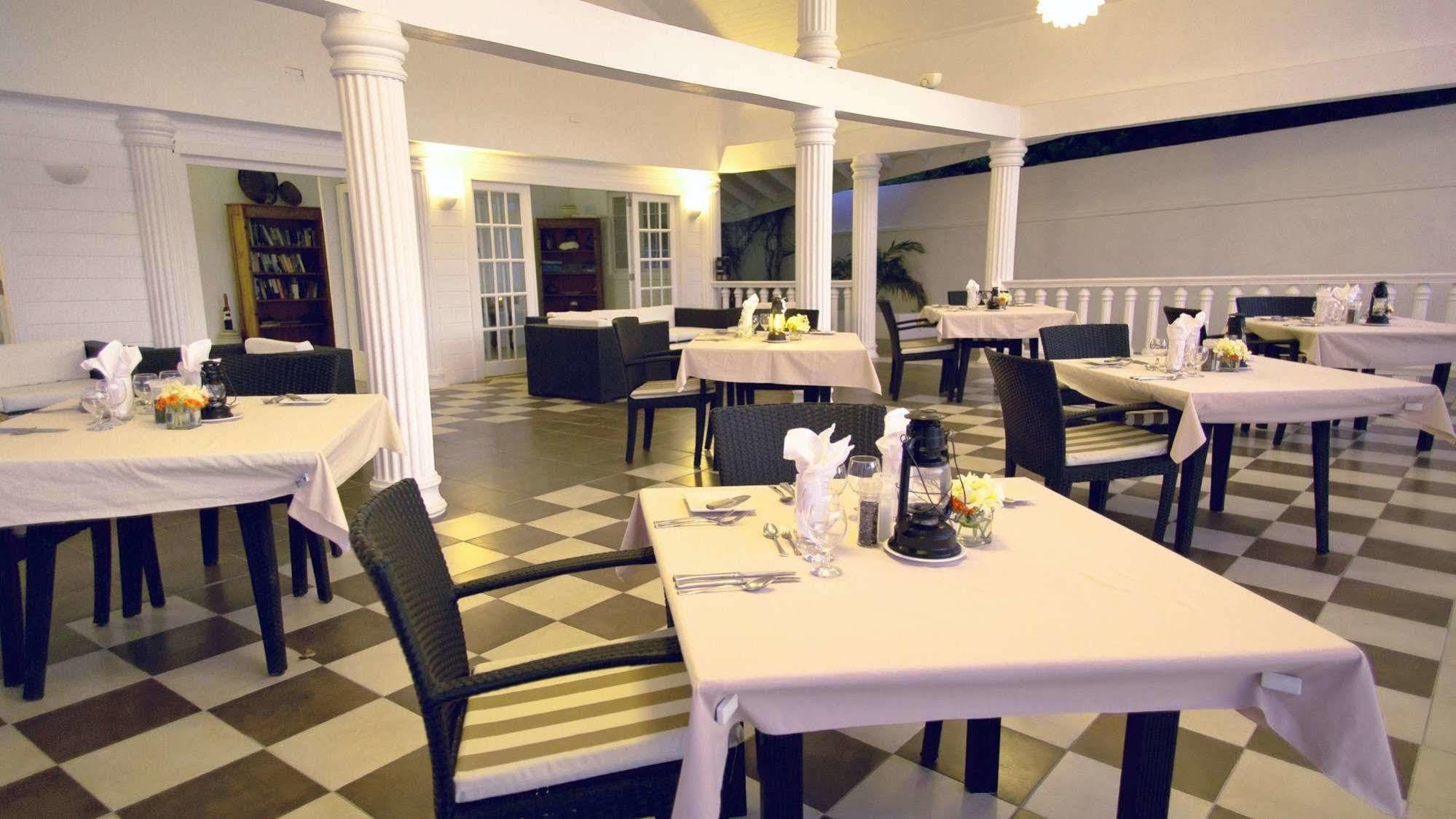 Davids Beach Hotel Clifton Exteriör bild