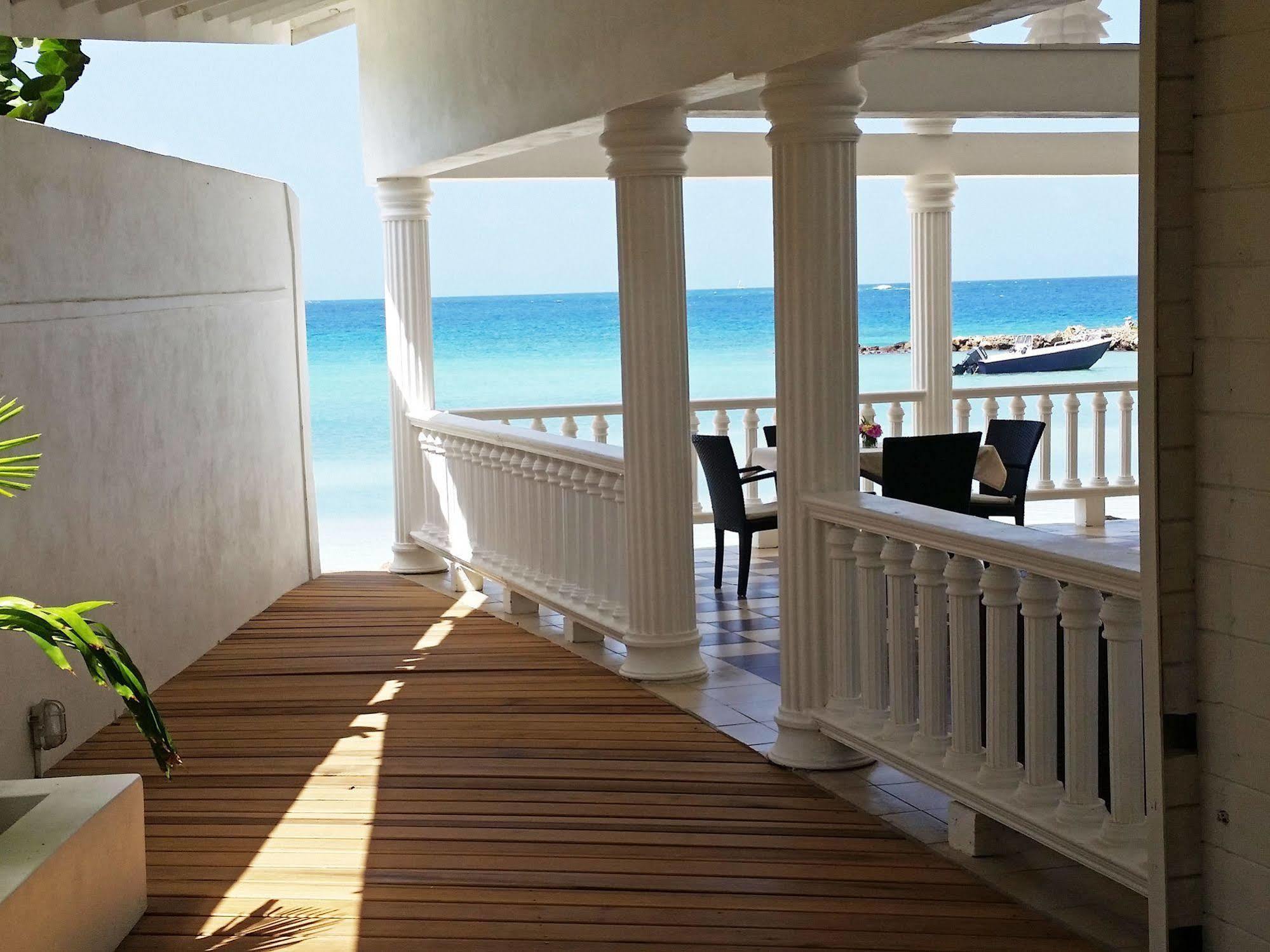 Davids Beach Hotel Clifton Exteriör bild