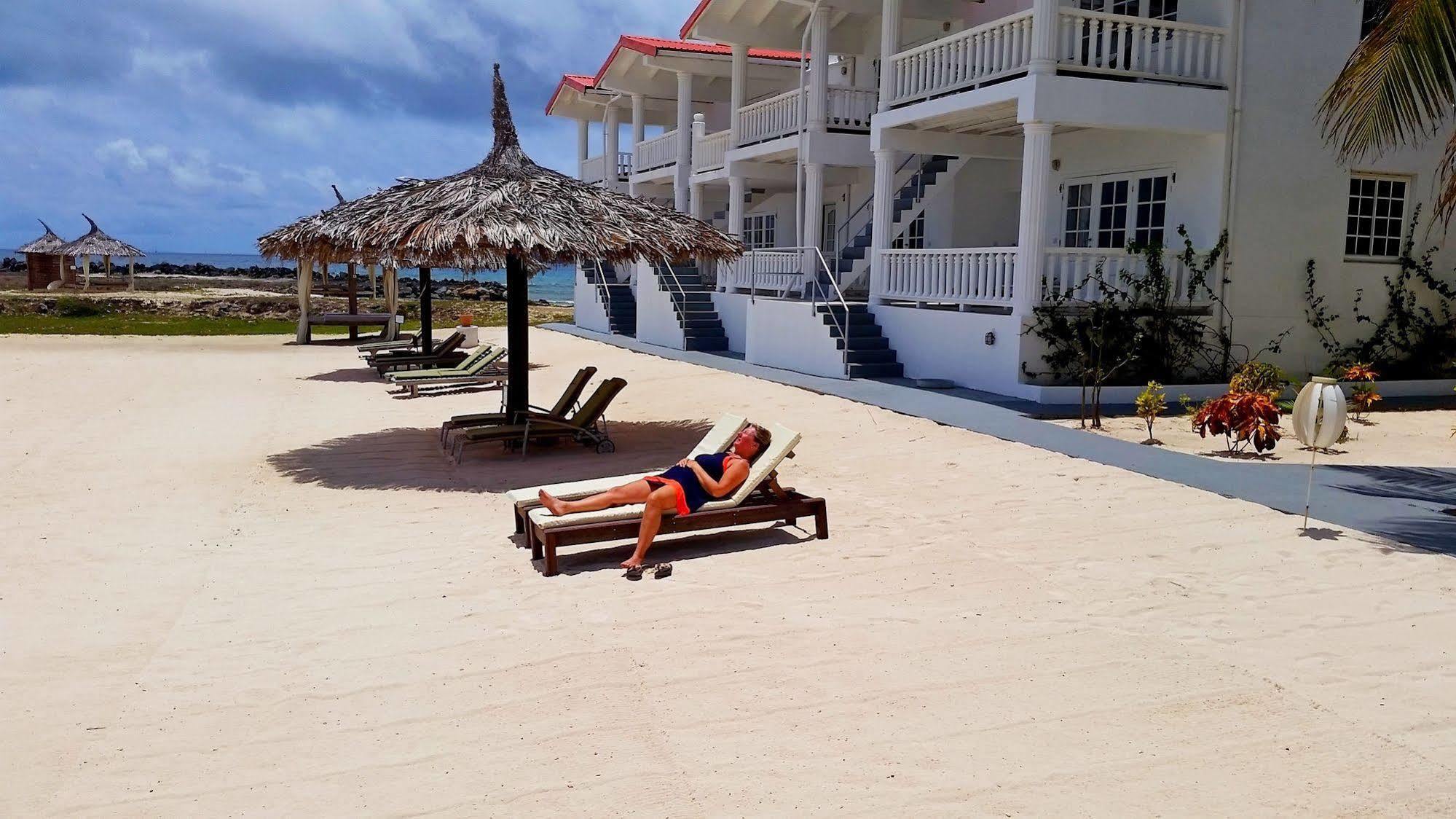 Davids Beach Hotel Clifton Exteriör bild